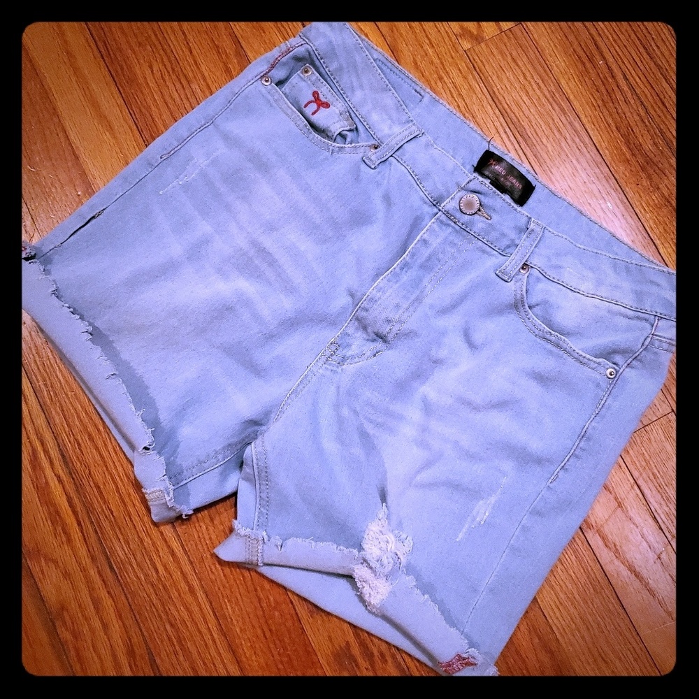 RED JEANS BOYFRIEND SHORTS